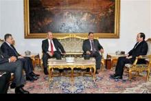 الرئيس المصري المشير عبد الفتاح السيسي مستقبلا الرئيس السنيورة بحضور وفد مجلس العلاقات العربية والدولية محمد جاسم الصقر واياد علاوي
